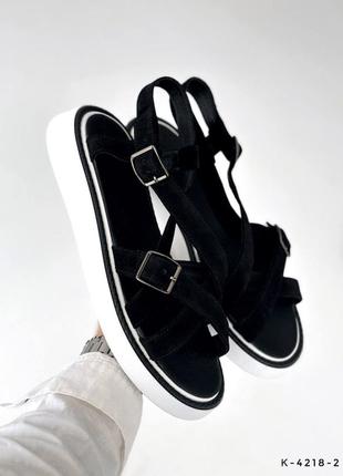 Удобные босоножки на утолщенной подошве с ремешками7 фото