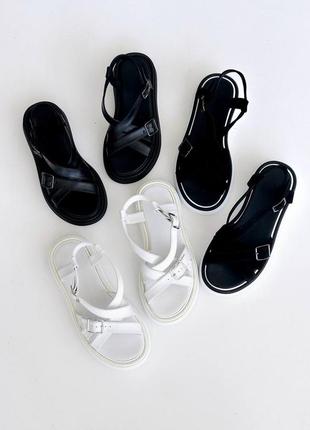 Удобные босоножки на утолщенной подошве с ремешками2 фото