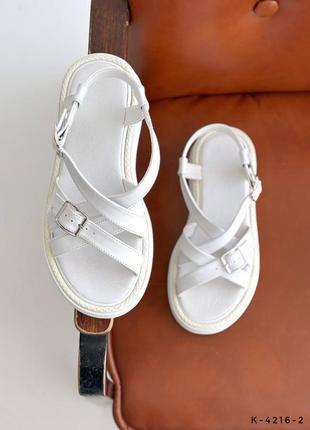 Удобные босоножки на утолщенной подошве с ремешками7 фото