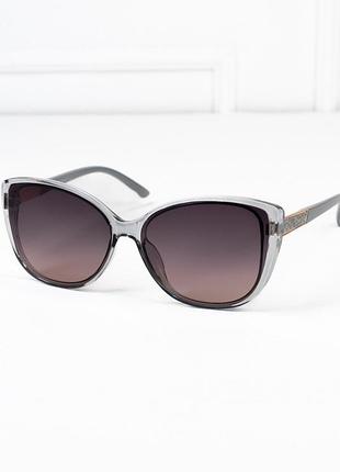 Сірі окуляри з блискучими вставками