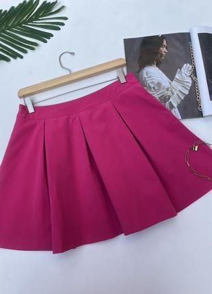 Ярко розовая теннисная юбка. мини юбка в складку