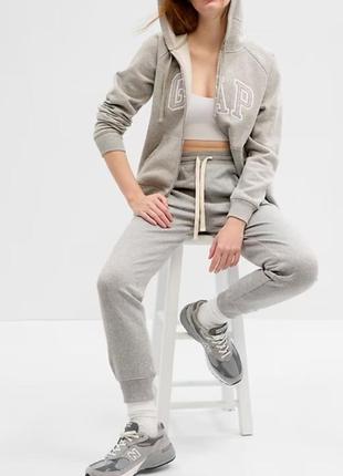 Джогеры gap fleece joggers