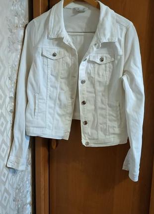 Стильный джинсовый белый пиджак