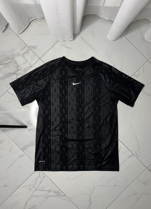 Nike t-shirt men’s