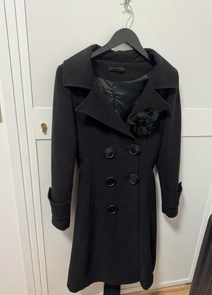 Чорне пальто трапеція стильне жіноче з великими гудзиками2 фото