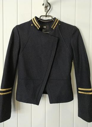 Стильный шерстяной блейзер пиджак