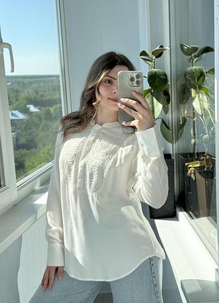 Удлиненная молочная блуза с бисером из вискозы 1+1=3
