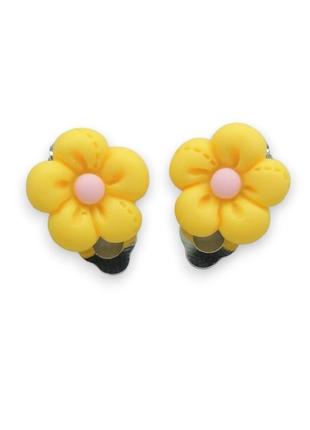 Кліпси сережки дитячі для вух без пробивання вуха liresmina jewelry сережки у вигляді квітки мульти ромашка жовта