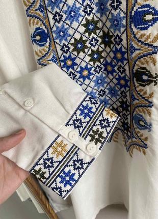 Вышиванка льняная мужская молочная, рубашка с синим орнаментом3 фото