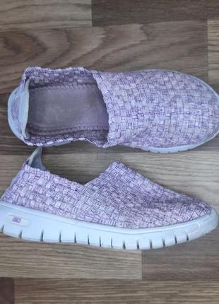 Кросівки на дівчинку