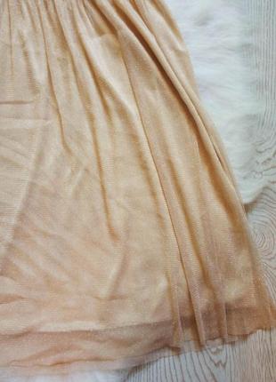 Короткое нарядное бежевое платье блестящее золотое глубоким вырезом вечернее люрекс3 фото