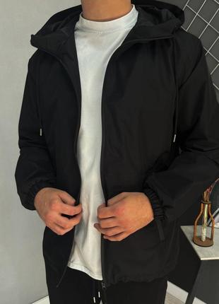 Куртка-ветровка черная базовая