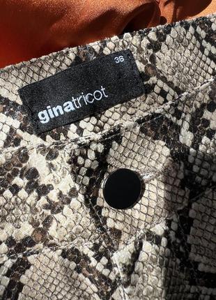 Шкіряні брюки тваринний принт gina tricot5 фото