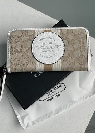 Гаманець coach dempsey large wallet in signature jacquard beige