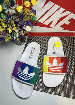 Оригінальні шльопанці adidas