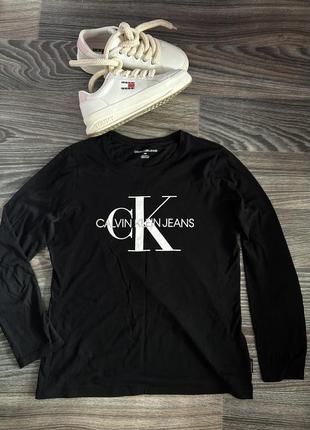 Свитшот чёрный женский келвин кляйн calvin klein