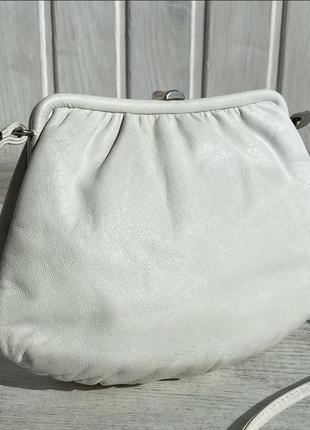 Винтажная белоснежная кожаная белая сумка натуральная кожа на фермуаре5 фото
