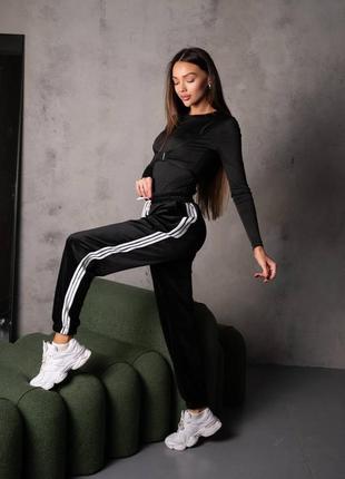 Велюрові спортивні штани адідас adidas вільні джоггери сині рожеві чорні трендові стильні