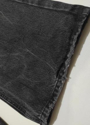 Длинные широкие джинсы палаццо черные графитовые темно серые с дырками порезами на коленях вареные варенки6 фото
