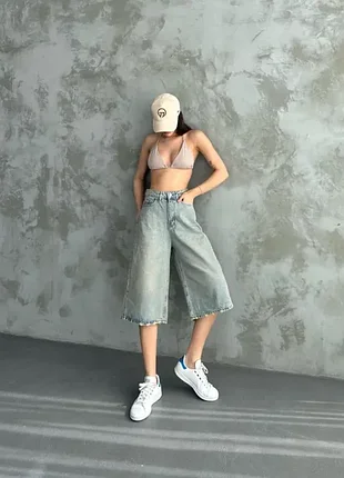 Женские джинсовые шорты удлиненные багги