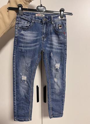 Джинсовые штаны на мальчика 110-116 см