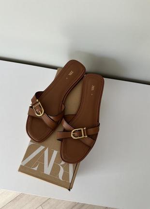 Обувь бренда zara