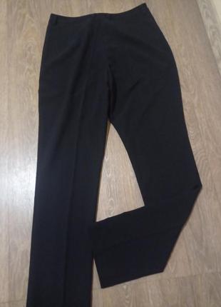 Ідеальні чорні брюки классика зі стрілочками, тримають форму, є кишені на молнія, офісний варіант4 фото