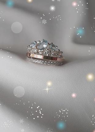 🫧  19 размер кольцо серебро с золотом фианит голубой корона