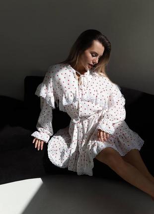 Легкое платье с кружевом