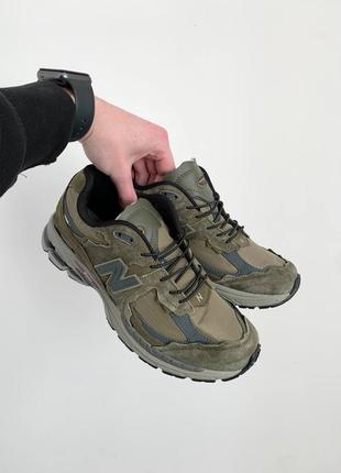 Мужские кроссовки nb 2002r'protection pack - dark moss'