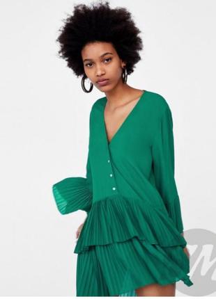 Зеленое свободное платье плиссе zara