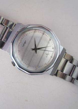 Годинник чоловічий наручний "променів" знак якості. кварц. зроблений у ссер. на ходу. №12