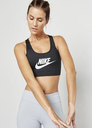 Черный спортивный топ nike с лого