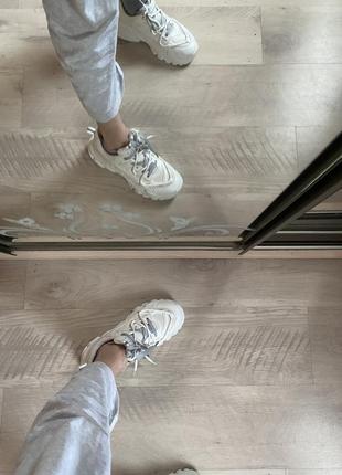 Новые белые кроссовки идеальны5 фото