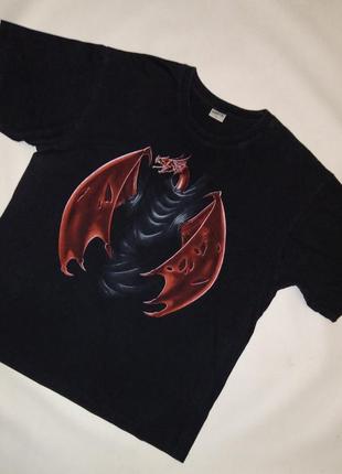 Черная футболка с драконом