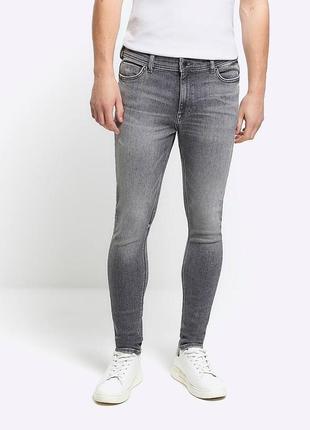 Серые мужские джинсы скинни с потёртостями от river island 28