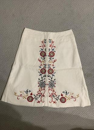 Белая льняная юбка с вышивкой (odji)