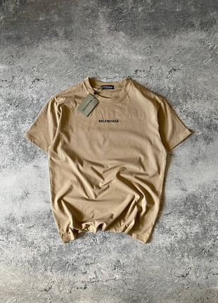 Футболка стильна