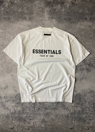 Футболка essentials