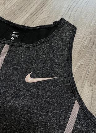 Спортивний топ nike pro3 фото