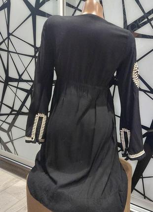 Хлопковое платье вышиванка черного цвета с белой вышивкой 42-468 фото