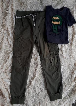 Стильные котоновые брюки джоггерты+ футболка\h&m\р.146
