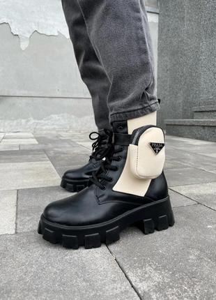 Жіночі кросівки prada boots beige