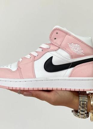 Стильні кросівки nike jordan 1 mid barely rose