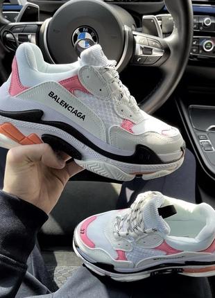 Оберіть стильні кросівки balenciaga triple s white pink