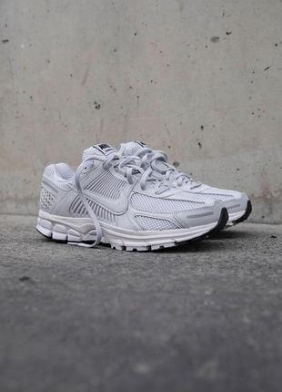 Жіночі кросівки nike zoom vomero 5 white