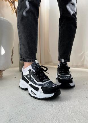 Стильні жіночі кросівки guess black/white