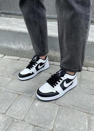 Женские кроссовки nike air jordan 1 black white