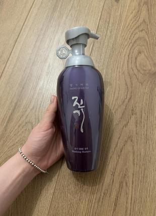 Інтенсивно відновлюючий шампунь для волосся daeng gi meo ri vitalizing shampoo, 500мл1 фото