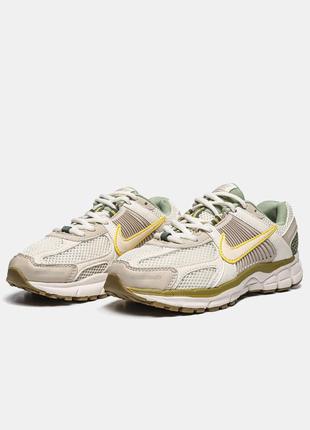 Кроссовки nike wmns air zoom vomero 5 'pale ivory oil green'